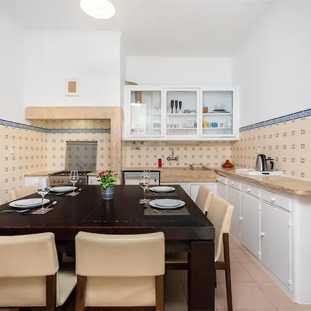 Apartment Anjos 97 Pet Friendly